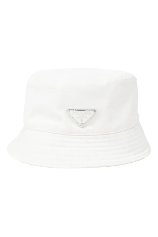 White ripstop polyamide bucket hat featuring enameled logo plaque appliqué