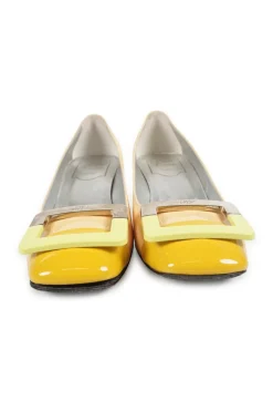Yellow and cream patent leather U-LOOK square-toe court buckle pumps