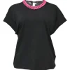 Black and fluo pink chainlink-trimmed crewneck pullover cap sleeve blouse with keyhole back