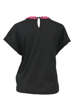 Black and fluo pink chainlink-trimmed crewneck pullover cap sleeve blouse with keyhole back