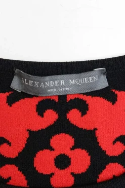 Black and red viscose-blend fully-fashioned interlock knit sheath dress featuring graphic motif