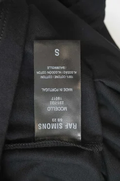 Black cotton jersey interlock jersey knit pullover tank top with contrasting chest logo R patch in leather