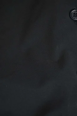 Black point collar button-front shirt
