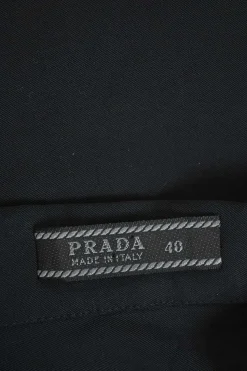 Black point collar button-front shirt