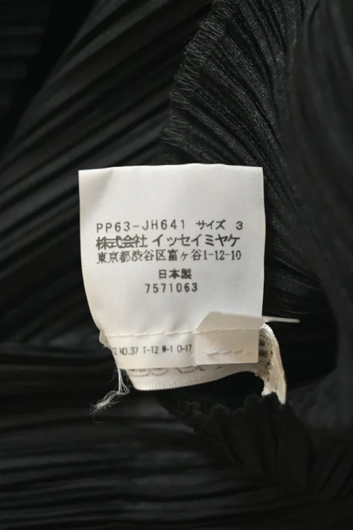 Black polyester origami swing-style plissé dress