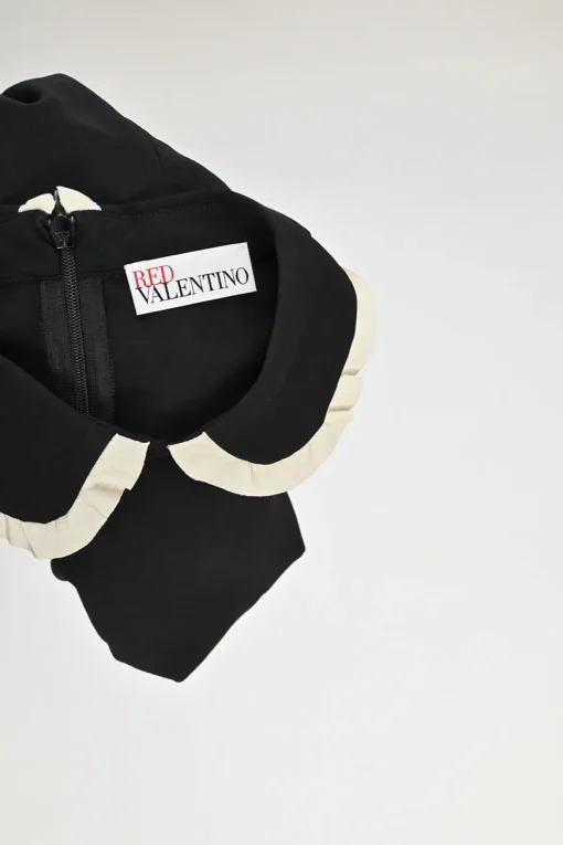 Black silk Peter Pan collar drop-waist shift dress with contrast binding details