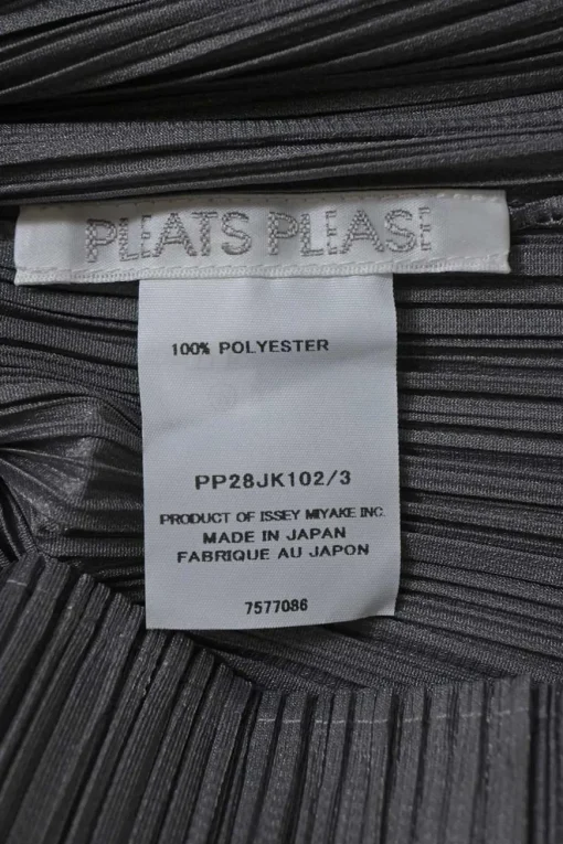 Charcoal polyester high-neck sleeveless plissé blouse