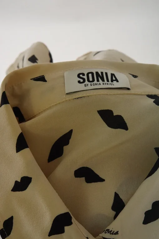 Cream and black silk novelty lip print classic collar button-front shirt