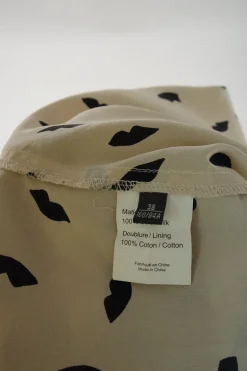 Cream and black silk novelty lip print classic collar button-front shirt