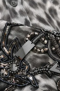 Grey sequin-embellished semi-sheer leopard silk peak collar sleeveless shirt