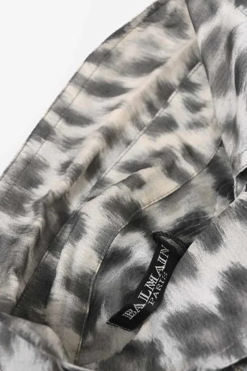 Grey sequin-embellished semi-sheer leopard silk peak collar sleeveless shirt