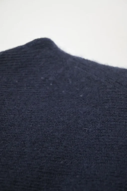 Navy cashmere fully-fashioned V-neck pullover sweater with GG heart plaque appliqué
