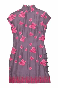 Pink and purple silk mini Qipao dress featuring frog button side slit and floral broderie motif