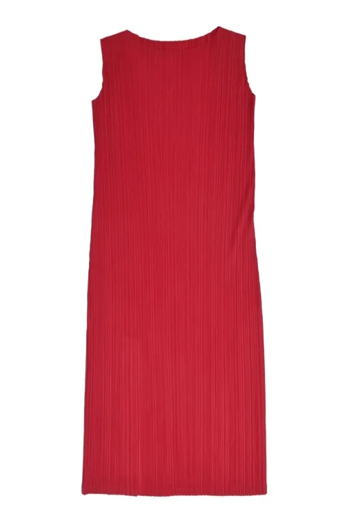 Red polyester sleeveless bateau neck tank plissé shift dress