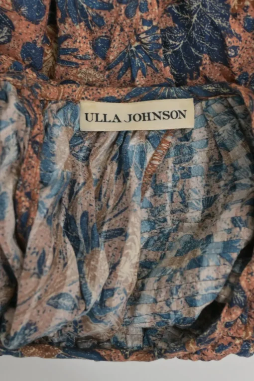 Terracotta and blue cotton-viscose blend floral print puff sleeve pintuck blouse with keyhole back