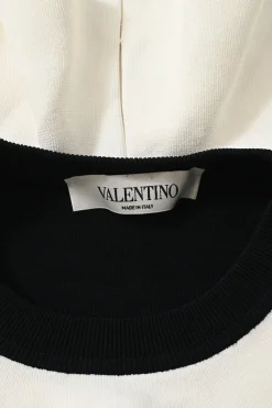 Two-tone ruff collar pullover sweater