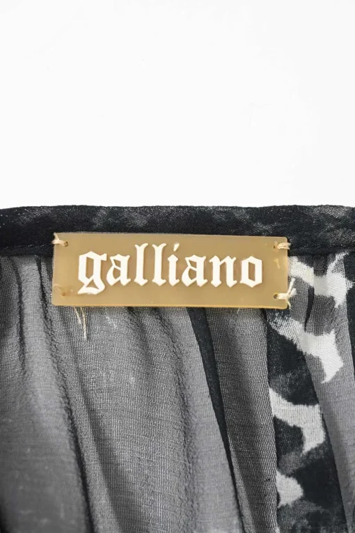 Two-tone semi-sheer printed georgette plunge neck gathered blouse with batwing sleeves