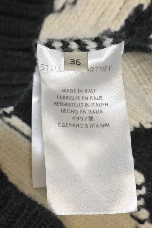 Two-tone wool experimental V-neck intarsia sweater