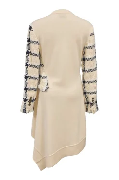 Two-tone wool mixed-media long sleeve crewneck pullover knit top with asymmetric high-low hem