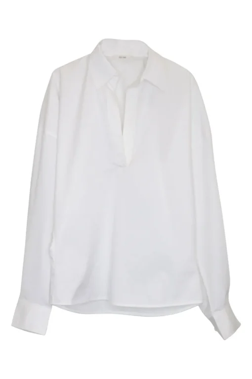 White cotton-blend pullover shirt with classic collar, button cuffs, and round hem