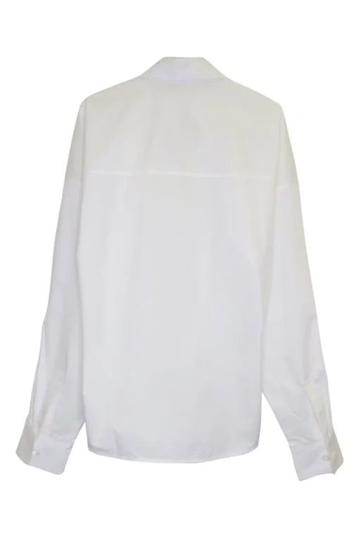 White cotton-blend pullover shirt with classic collar, button cuffs, and round hem