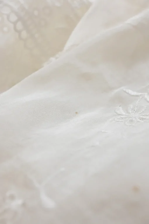 White paneled cotton-silk blend short sleeve shift dress featuring floral broderie Anglaise detailing
