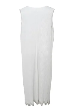 White polyester sleeveless pullover plissé shift sack dress with scalloped hem