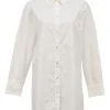 White spread collar shirt with Mother of Peal button fastening